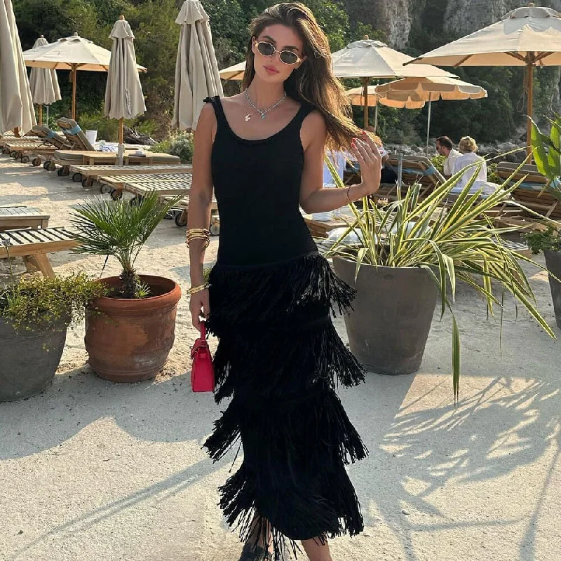 Designer-inspired women’s fashion at affordable prices Breezy Scoop Neck Open Back Sleeveless Layered Fringe Knit Maxi Dress Designer-inspired women’s fashion at affordable prices Breezy Scoop Neck Open Back Sleeveless Layered Fringe Knit Maxi Dress